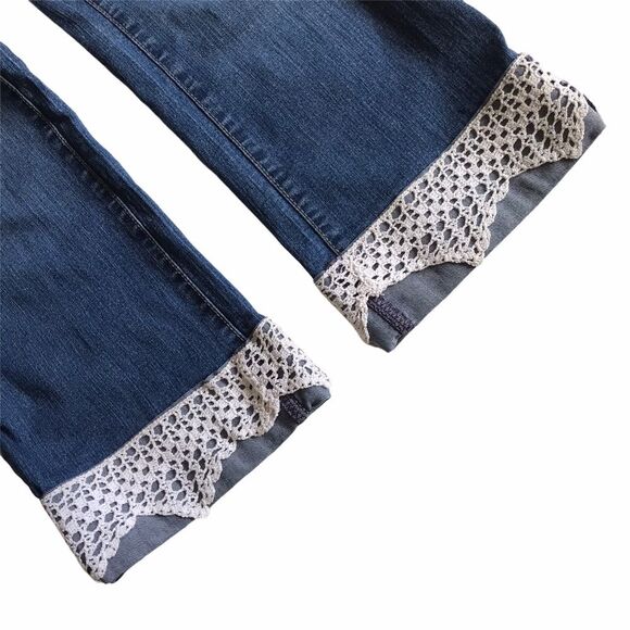 NYDJ Bohemian Boho Crochet Trim Cuffs Cropped Jeans Blue Sz 4 - Picture 5 of 15
